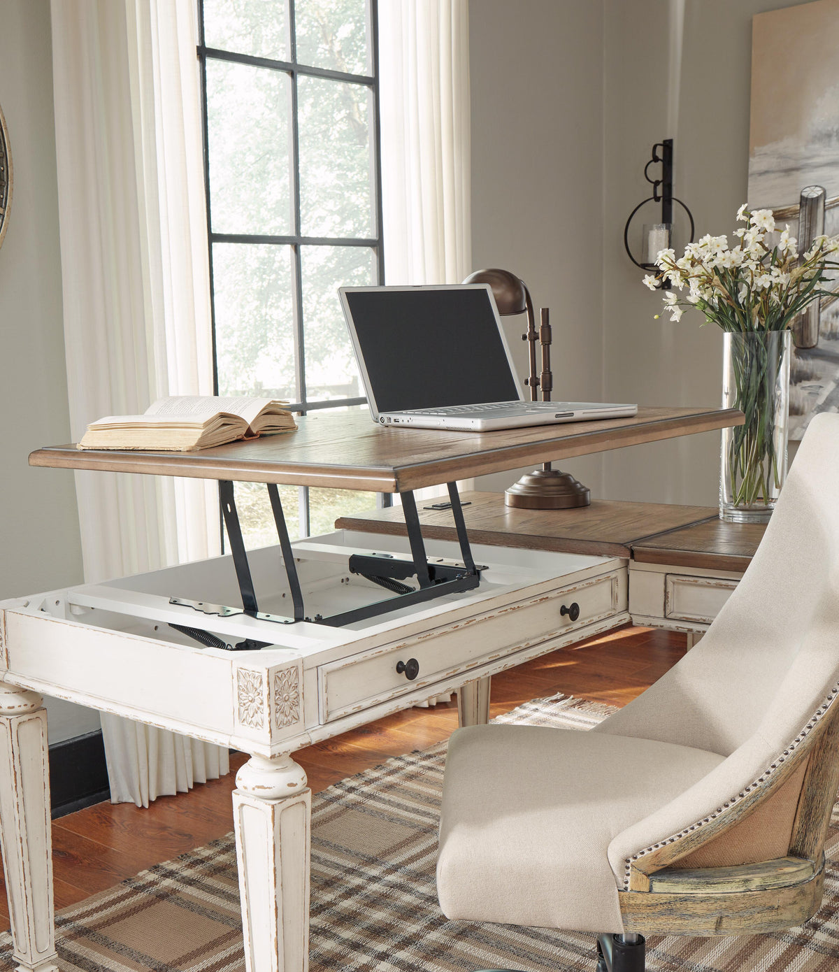 Realyn Desks