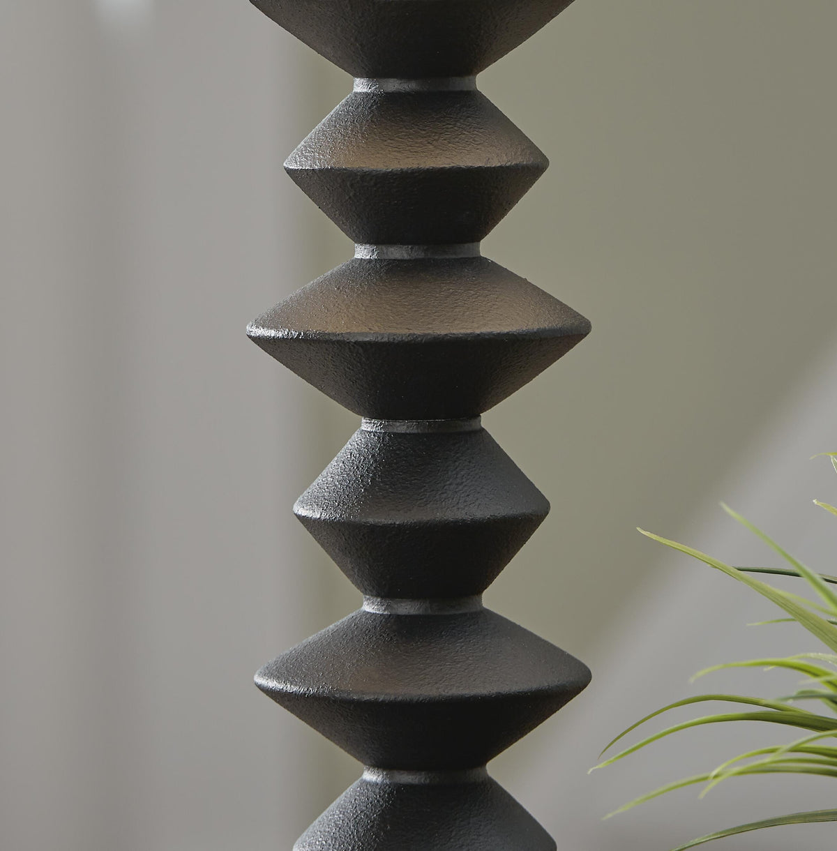 Luanndon Table Lamp by Ashley - image 4
