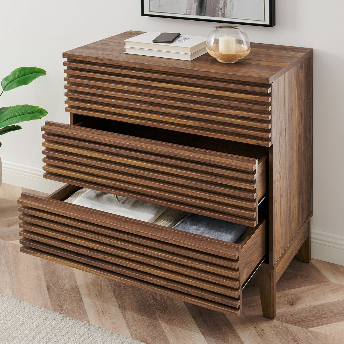 Render Large 3-Drawer Nightstand - view 6