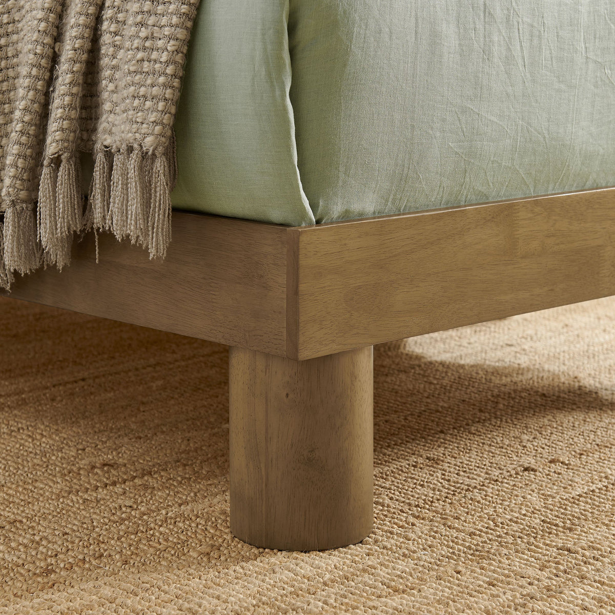 Runa Platform Bed