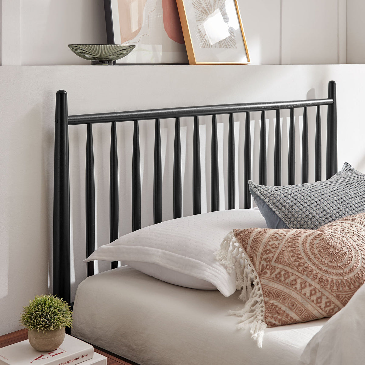 Zane Spindle Bed