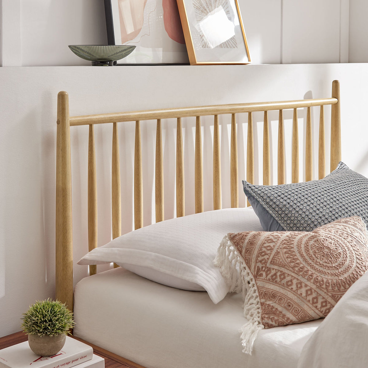 Zane Spindle Bed