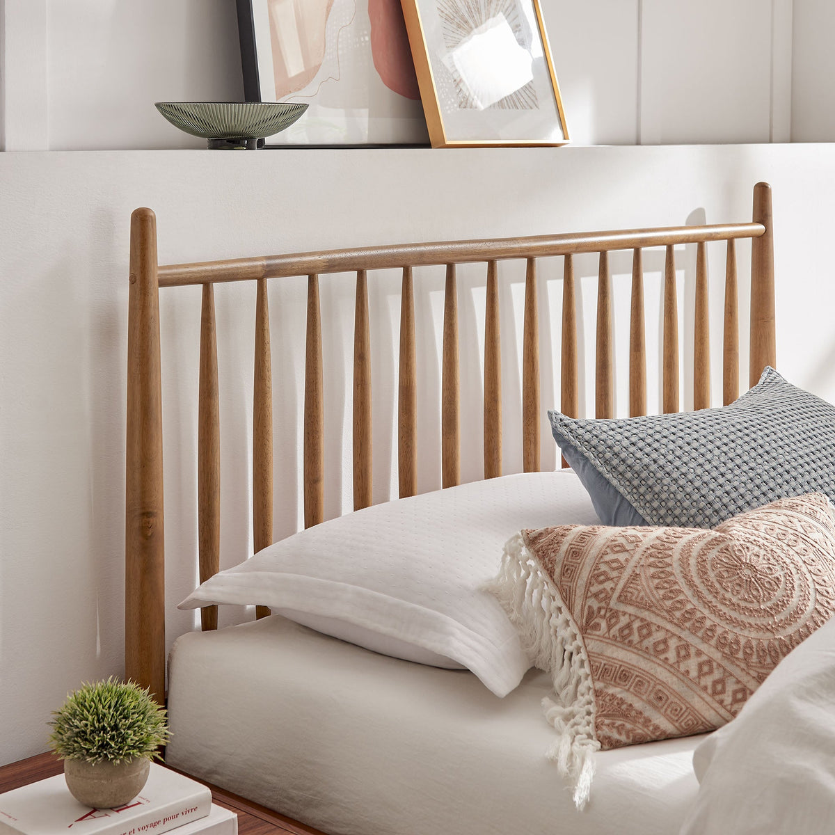 Zane Spindle Bed