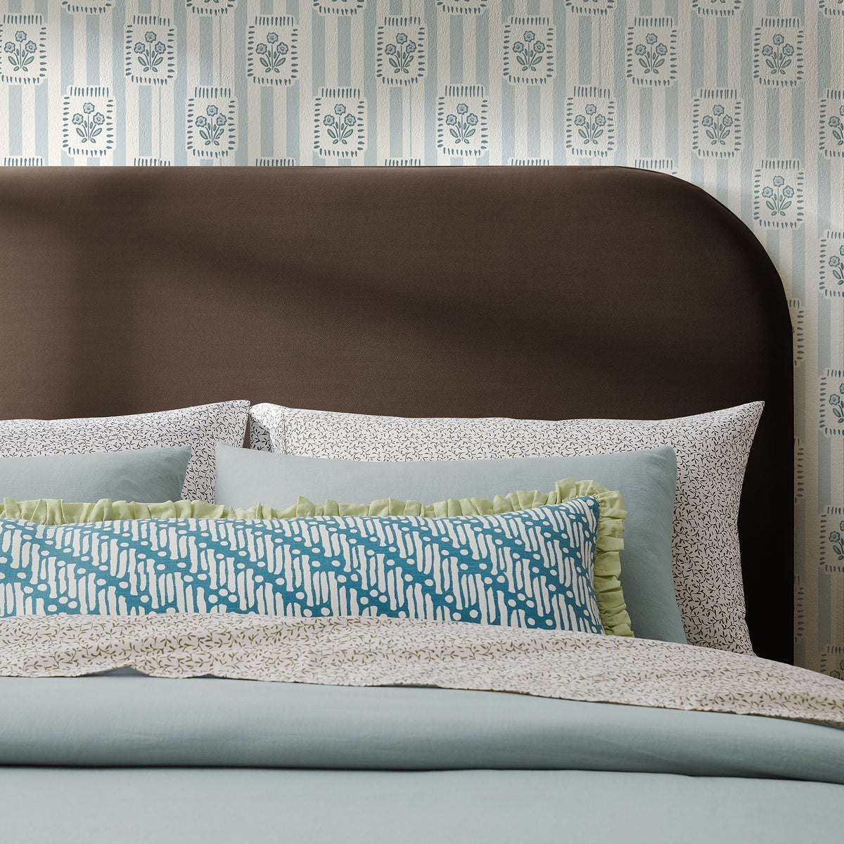 Keynote Queen Size Stain-Resistant Performance Velvet Headboard