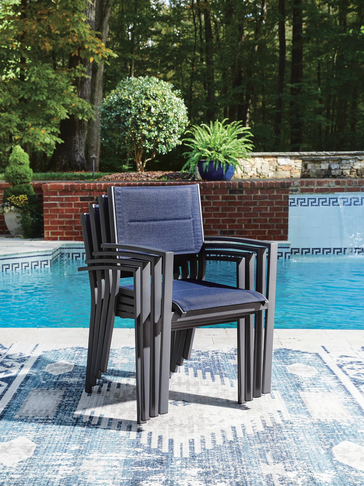 Rocky Outdoor Arm Chair