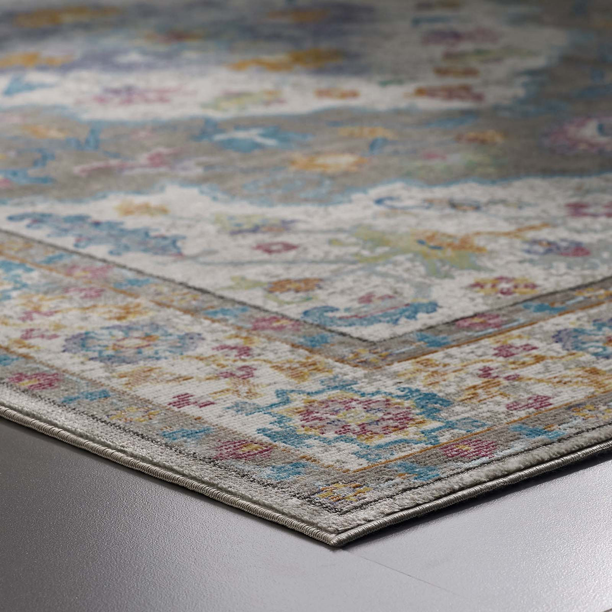 Success Anisah Distressed Floral Vintage Medallion Area Rug