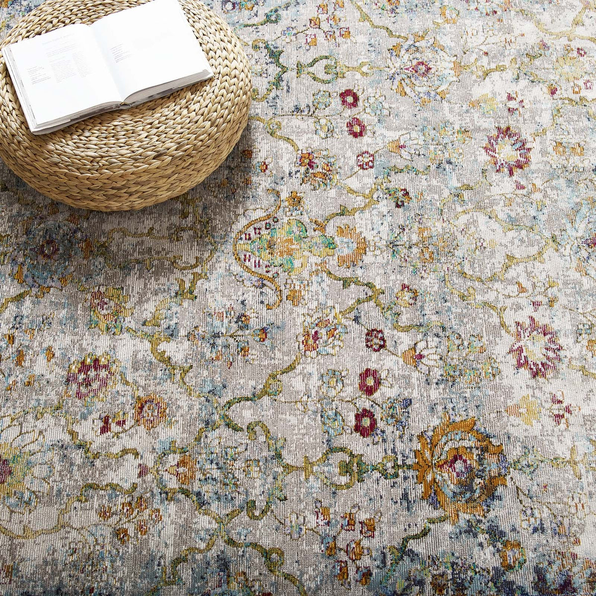 Success Manuka Distressed Vintage Floral Lattice Area Rug