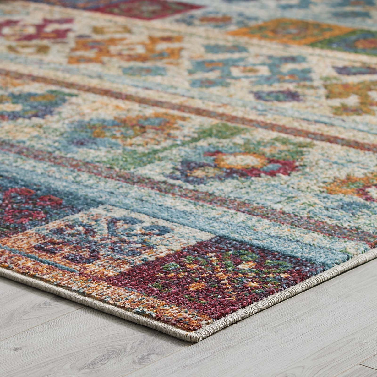 Tribute Nala Distressed Vintage Floral Lattice Area Rug