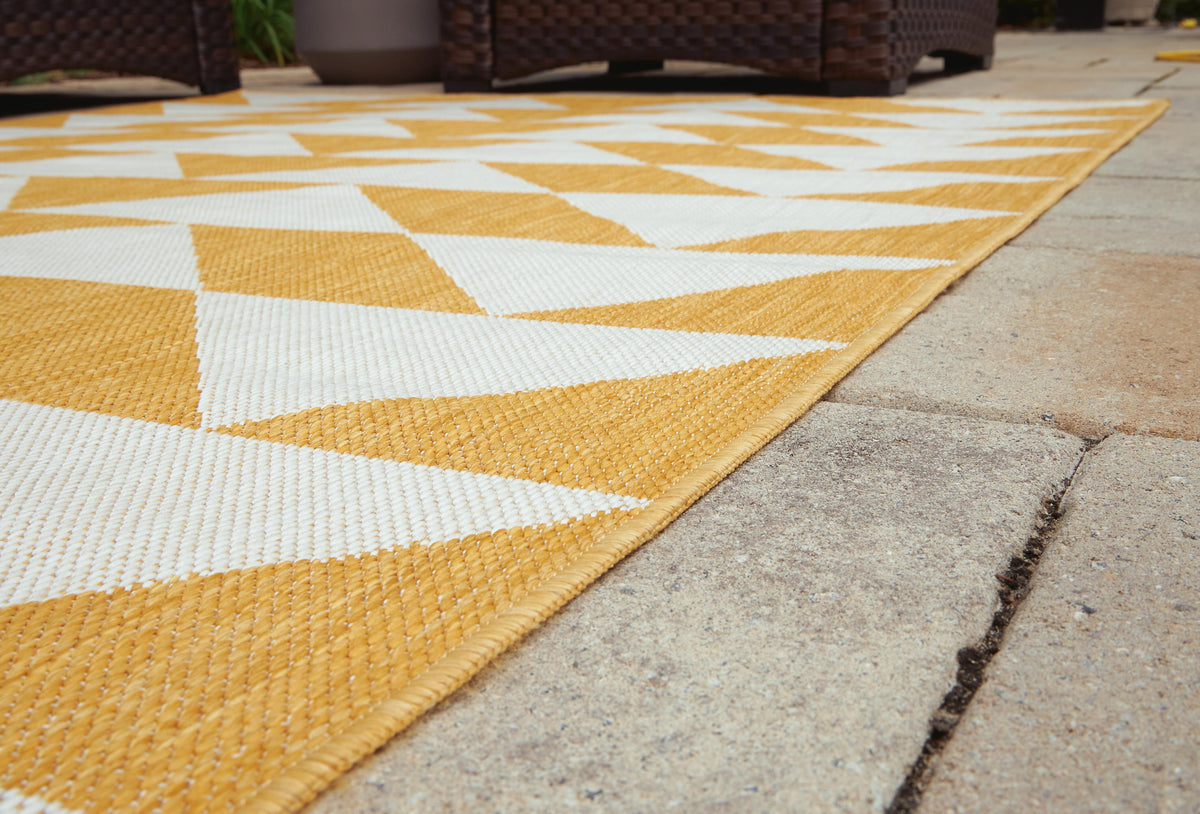 Thomley Indoor/Outdoor Rugs