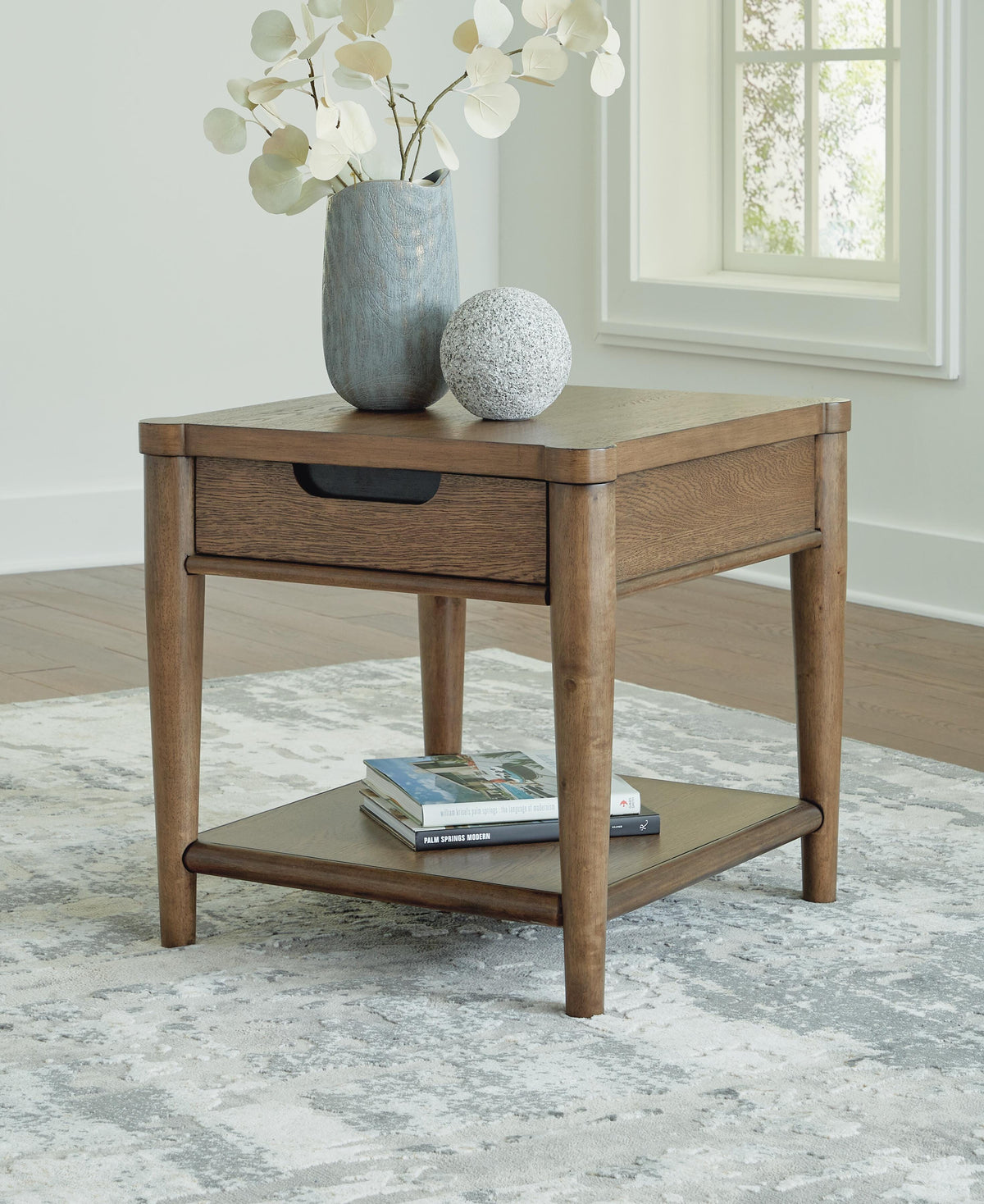 Roanhowe End & Side Tables